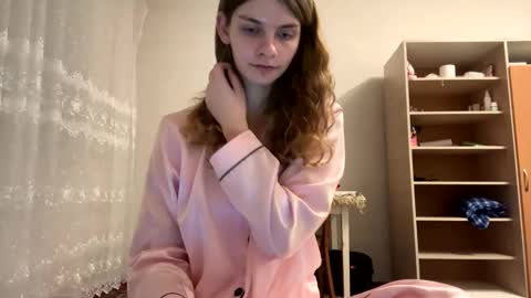 cute_kitte online show from 13, 1, 2025