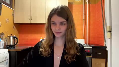 cute_kitte online show from 27, 1, 2025