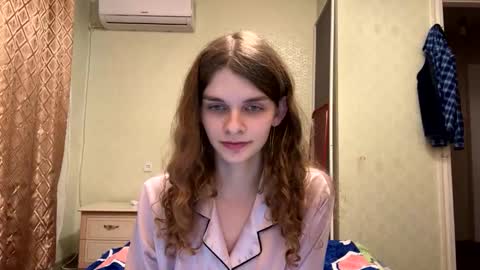 cute_kitte online show from 27, 9, 2025