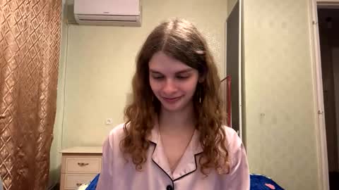 cute_kitte online show from 4, 10, 2025