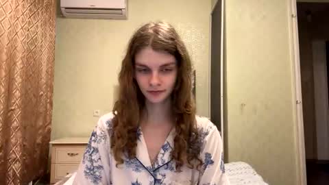 cute_kitte online show from 2, 12, 2025