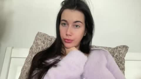 Snapshot of cute_kriss94 chatting on 23, 11, 2025 cute_kriss94 online show from 23, 11, 2025