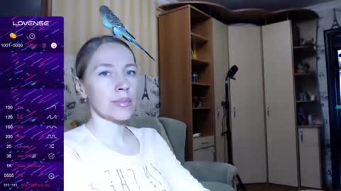 cute_lion_ online show from 6, 2, 2025