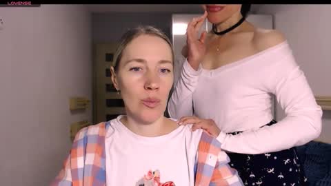 cute_lion_ online show from 22, 12, 2025