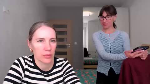 cute_lion_ online show from 21, 4, 2026