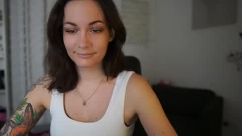 Snapshot of cute_ruth chatting on 12, 11, 2025 Katarina online show from 12, 11, 2025