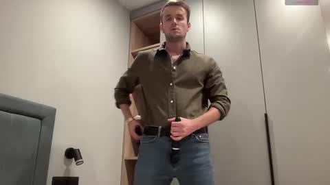 Snapshot of cute_skywalker chatting on 13, 9, 2025 cute_skywalker online show from 13, 9, 2025