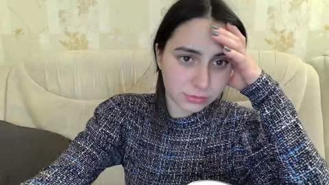 Snapshot of cute_strawberry_ chatting on 13, 12, 2024 cute_strawberry_ online show from 13, 12, 2024