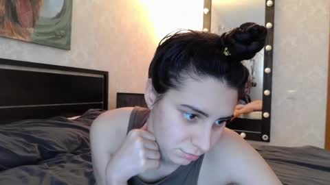 Snapshot of cute_strawberry_ chatting on 16, 12, 2024 cute_strawberry_ online show from 16, 12, 2024