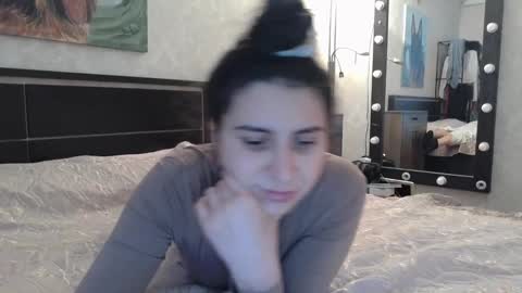 Snapshot of cute_strawberry_ chatting on 18, 12, 2024 cute_strawberry_ online show from 18, 12, 2024