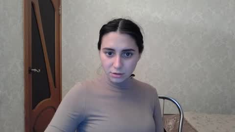 Snapshot of cute_strawberry_ chatting on 21, 12, 2024 cute_strawberry_ online show from 21, 12, 2024
