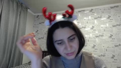 Snapshot of cute_strawberry_ chatting on 24, 12, 2024 cute_strawberry_ online show from 24, 12, 2024