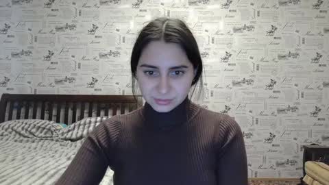 Snapshot of cute_strawberry_ chatting on 25, 12, 2024 cute_strawberry_ online show from 25, 12, 2024