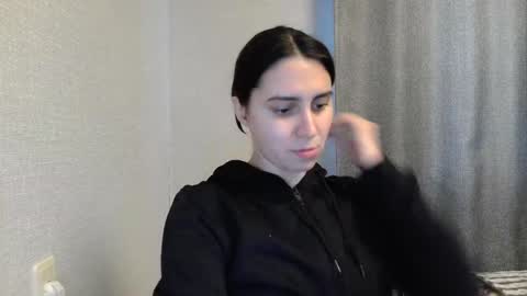 Snapshot of cute_strawberry_ chatting on 28, 12, 2024 cute_strawberry_ online show from 28, 12, 2024
