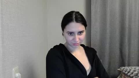Snapshot of cute_strawberry_ chatting on 28, 12, 2024 cute_strawberry_ online show from 28, 12, 2024