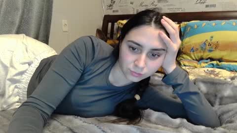 Snapshot of cute_strawberry_ chatting on 30, 12, 2024 cute_strawberry_ online show from 30, 12, 2024