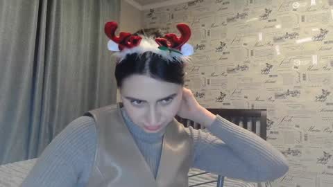 Snapshot of cute_strawberry_ chatting on 31, 12, 2024 cute_strawberry_ online show from 31, 12, 2024