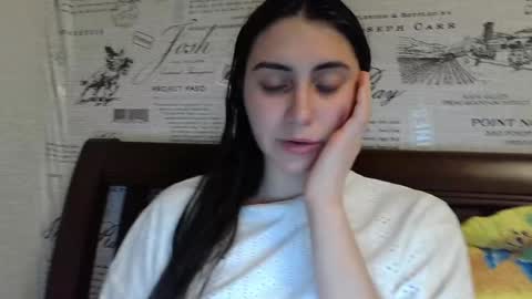 Snapshot of cute_strawberry_ chatting on 8, 1, 2025 cute_strawberry_ online show from 8, 1, 2025