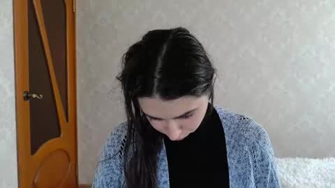 Snapshot of cute_strawberry_ chatting on 24, 2, 2025 cute_strawberry_ online show from 24, 2, 2025