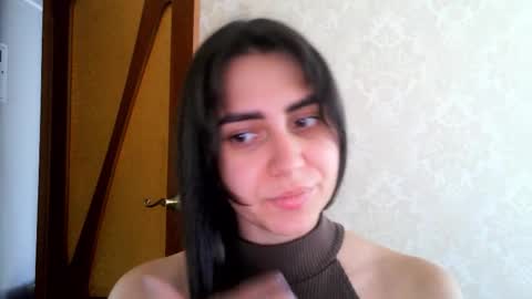 Snapshot of cute_strawberry_ chatting on 11, 9, 2025 cute_strawberry_ online show from 11, 9, 2025