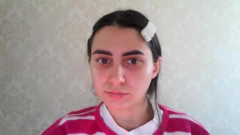 Snapshot of cute_strawberry_ chatting on 5, 10, 2025 cute_strawberry_ online show from 5, 10, 2025