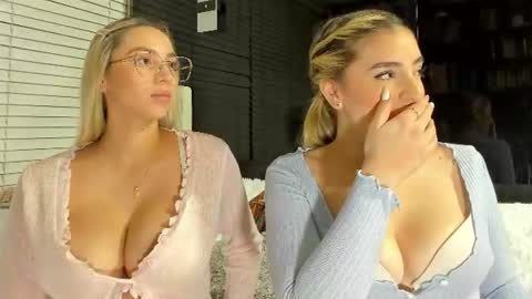 WANNA SEE MORE OF TWINS              online show from 25, 6, 2026