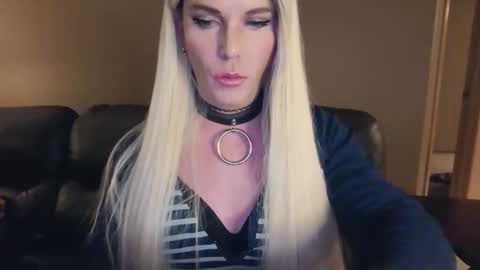 Snapshot of cuteashley90 chatting on 19, 10, 2025 Ashley online show from 19, 10, 2025