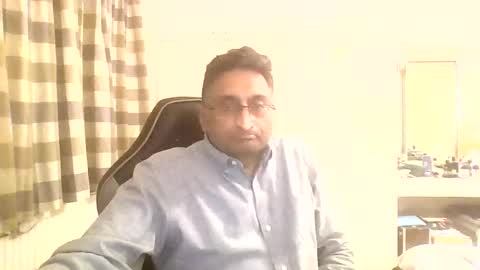 Snapshot of cuteboy74402999 chatting on 2, 5, 2026 fuktoiboi online show from 2, 5, 2026