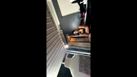 Snapshot of cutecuban18 chatting on 6, 1, 2025 loveolots online show from 6, 1, 2025