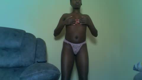 Snapshot of cuteebony16 chatting on 8, 6, 2026 tawi online show from 8, 6, 2026