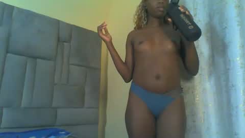 Snapshot of cuteebony16 chatting on 18, 6, 2026 tawi online show from 18, 6, 2026