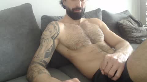 cuteeboy online show from 18, 4, 2026