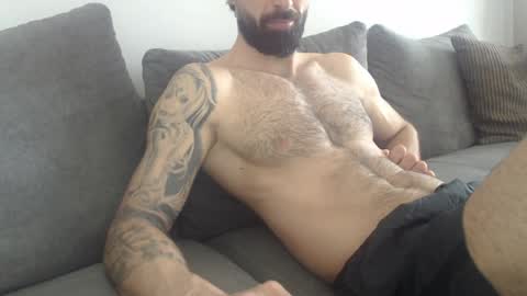 cuteeboy online show from 19, 4, 2026