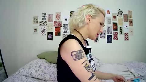 Bella online show from 23, 11, 2025