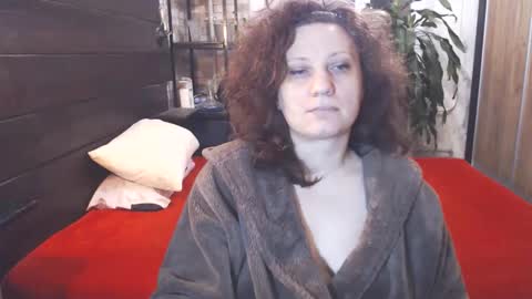 Snapshot of cutemoan chatting on 27, 10, 2025 Rita online show from 27, 10, 2025