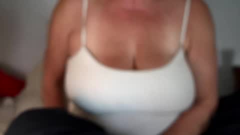 Snapshot of cutenlittle28 chatting on 9, 1, 2025 CuteNlil online show from 9, 1, 2025