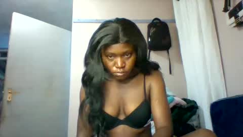 cutezola online show from 3, 12, 2025