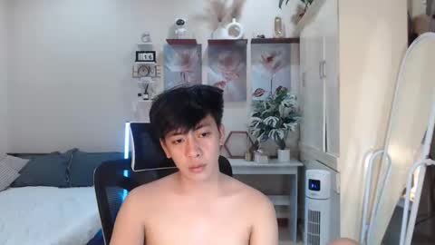 Snapshot of cutie_cumshow chatting on 17, 11, 2025 Neil Taylor online show from 17, 11, 2025