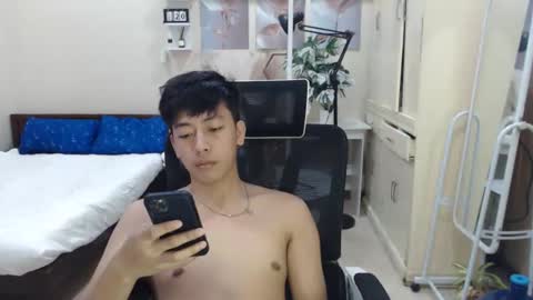 Snapshot of cutie_cumshow chatting on 1, 12, 2025 Neil Taylor online show from 1, 12, 2025