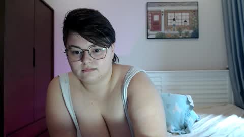 Snapshot of cutie_florence chatting on 21, 9, 2025 Sophie  Lilith online show from 21, 9, 2025