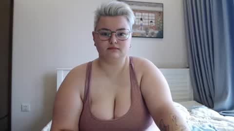 Snapshot of cutie_florence chatting on 29, 10, 2025 Sophie  Lilith online show from 29, 10, 2025