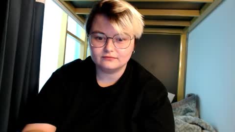 Snapshot of cutie_florence chatting on 28, 4, 2026 Sophie Lilith online show from 28, 4, 2026