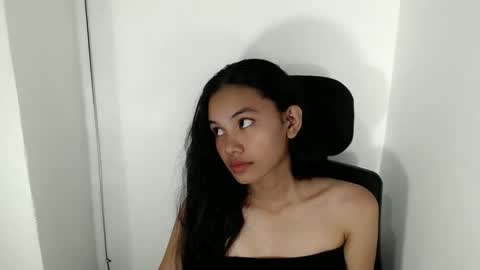 cutiee_lily2 online show from 27, 5, 2026