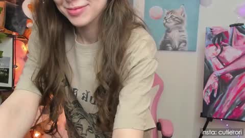 Rori  Instagram cutierori  online show from 26, 2, 2025