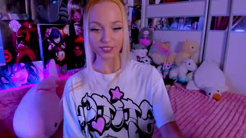 Snapshot of cuttie_ponyy chatting on 10, 3, 2025 Nora online show from 10, 3, 2025