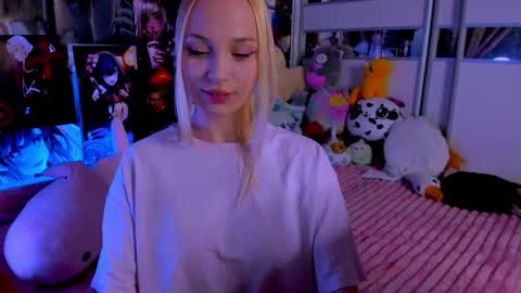 Snapshot of cuttie_ponyy chatting on 8, 9, 2025 Nora online show from 8, 9, 2025