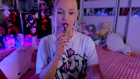 Snapshot of cuttie_ponyy chatting on 19, 12, 2025 Nora online show from 19, 12, 2025