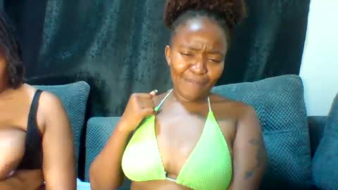 Snapshot of cuvy_babe chatting on 4, 7, 2026 cuvy_babe online show from 4, 7, 2026