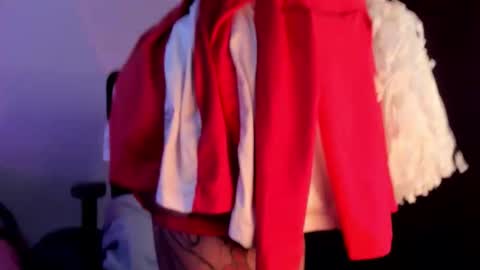 Snapshot of cyan_xo chatting on 1, 11, 2025 Cyan online show from 1, 11, 2025