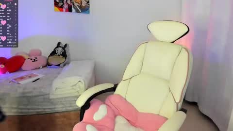 Snapshot of cyber_lizz chatting on 20, 2, 2025 Liz online show from 20, 2, 2025